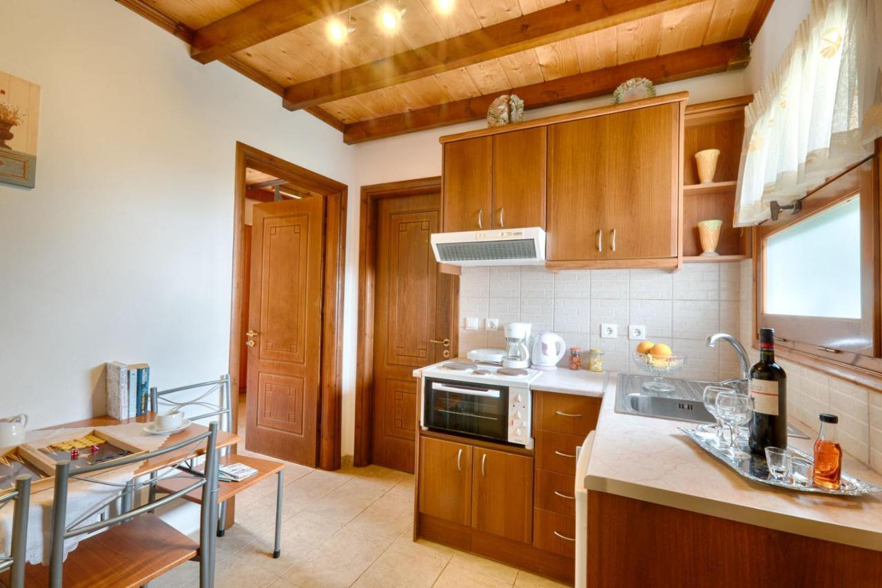Christinas Lofts Apartman Ágios Matthaíos Kültér fotó