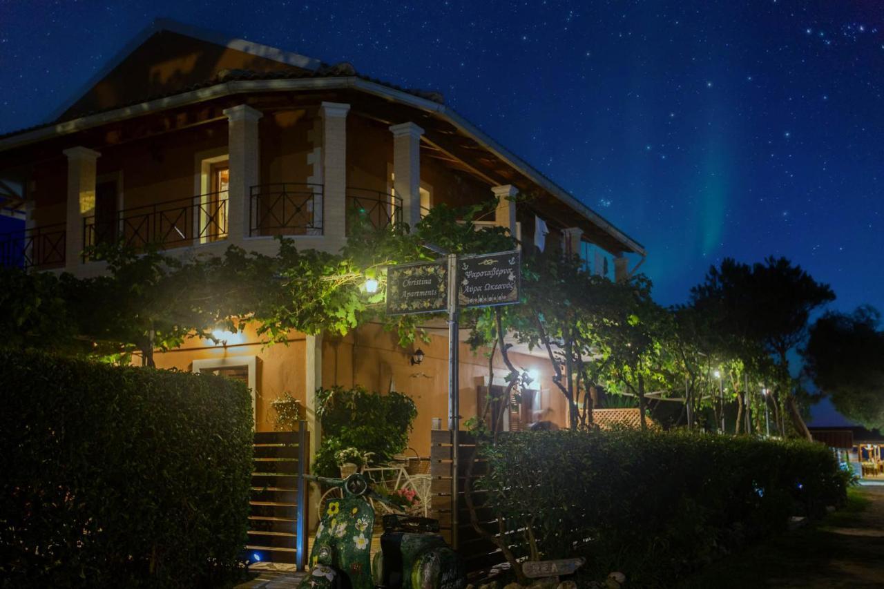 Christinas Lofts Apartman Ágios Matthaíos Kültér fotó