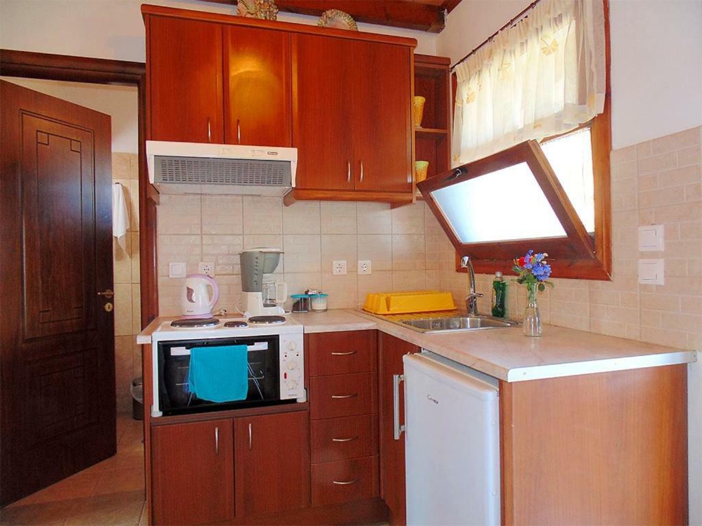 Christinas Lofts Apartman Ágios Matthaíos Kültér fotó