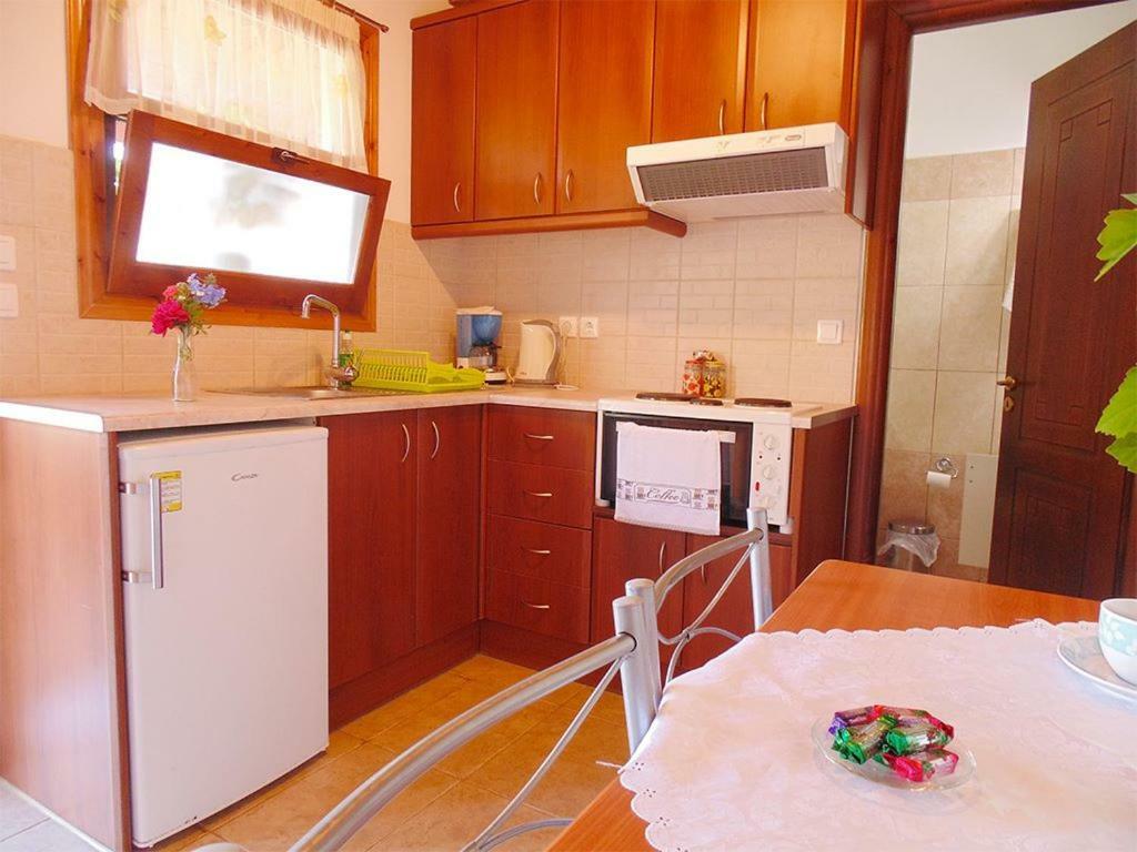 Christinas Lofts Apartman Ágios Matthaíos Kültér fotó
